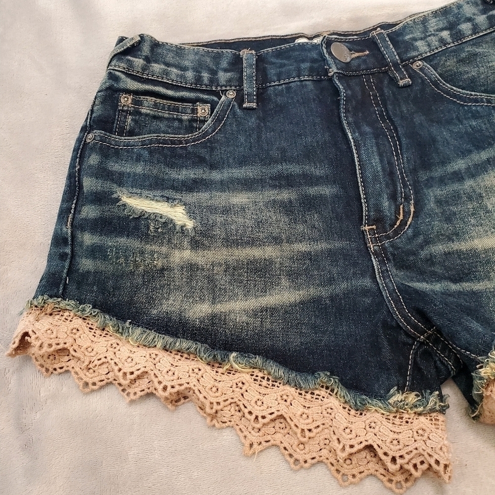 Free People Blue Denim Lace Trim Boho Distressed Women's Shorts Size 26 - Picture 3 of 8